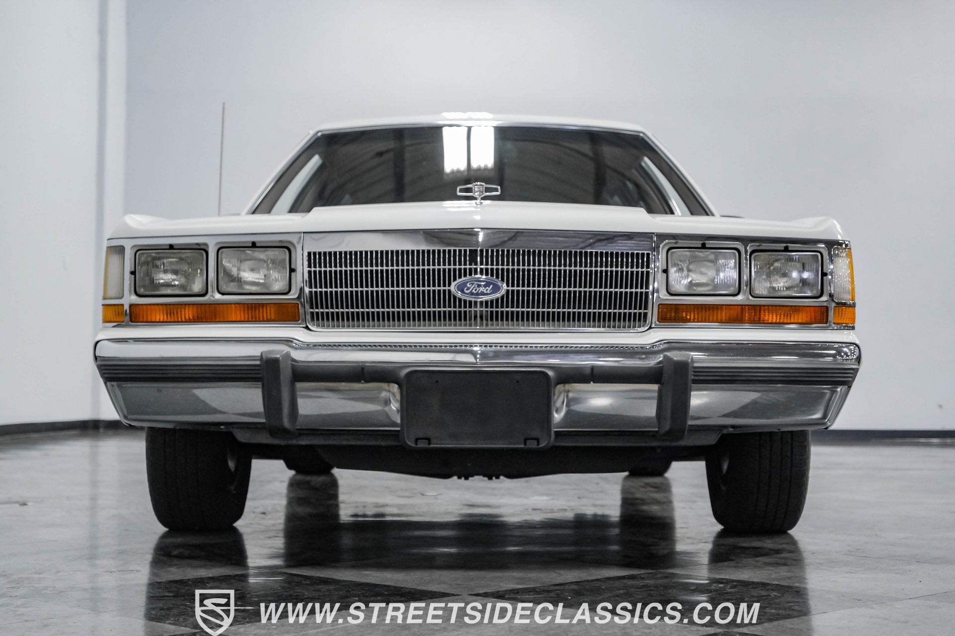 Used 1990 Ford LTD Crown Victoria RWD image 32
