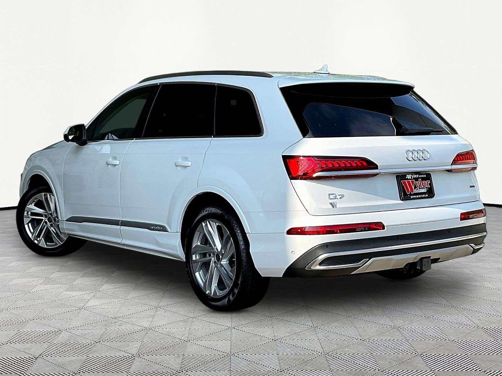 Used 2023 Audi Q7 3.0T Prestige AWD/4WD image 4