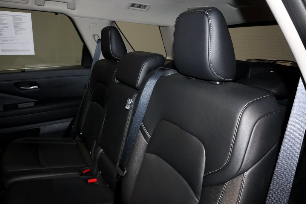Certified 2024 Nissan Pathfinder SL w/ Cargo Package AWD/4WD image 23