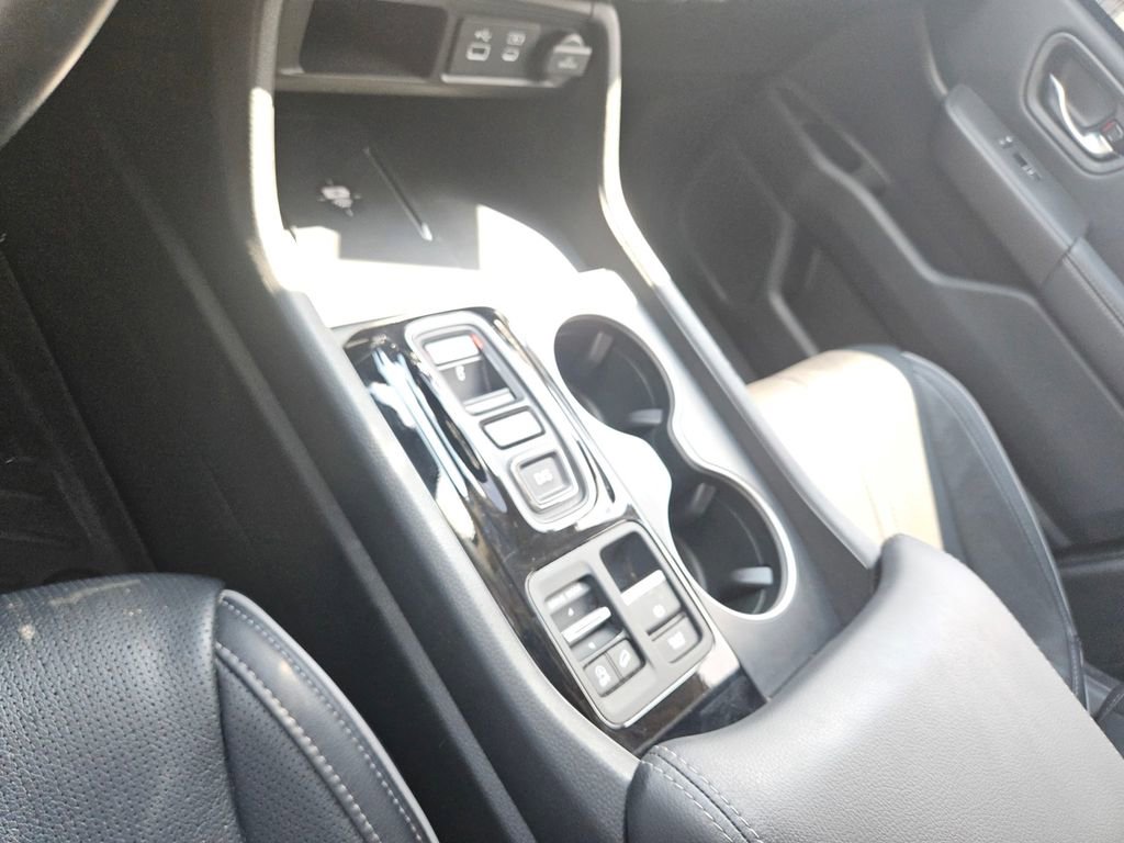 Used 2023 Honda Pilot Elite image 24