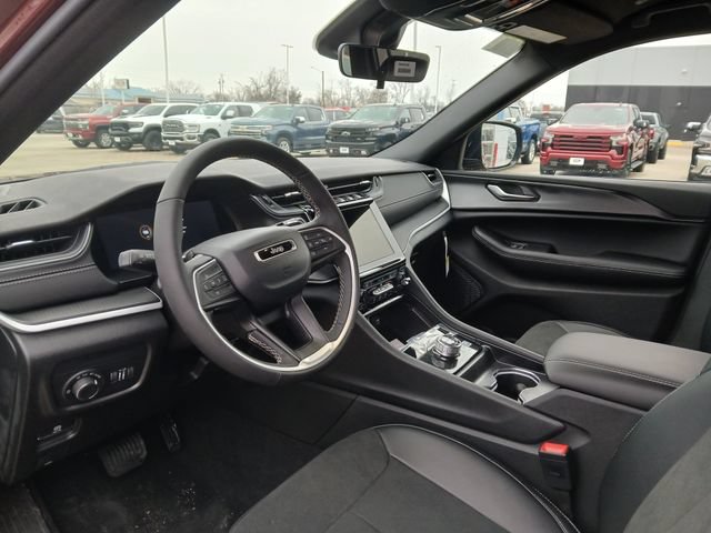 New 2025 Jeep Grand Cherokee L Laredo AWD/4WD image 9