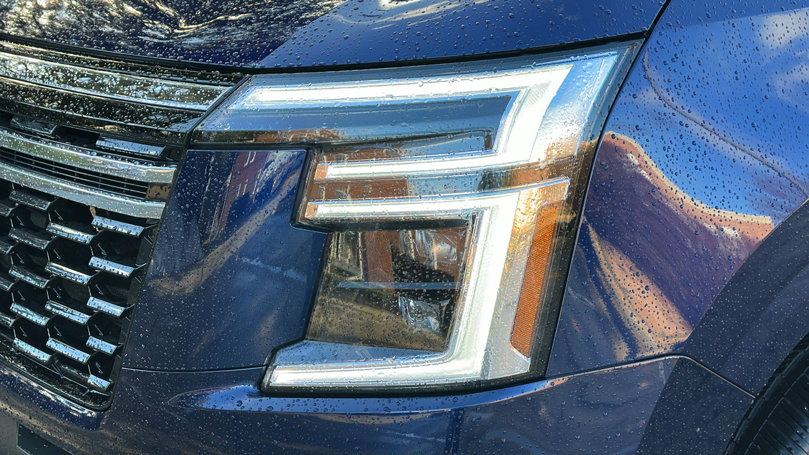 Certified 2025 Nissan Armada Platinum Reserve image 4