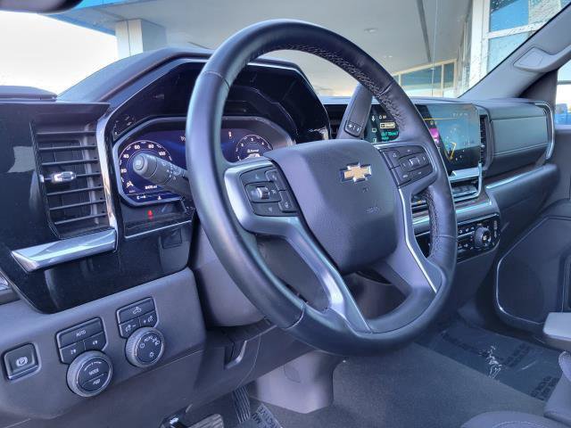 Used 2024 Chevrolet Silverado 1500 LT AWD/4WD image 12