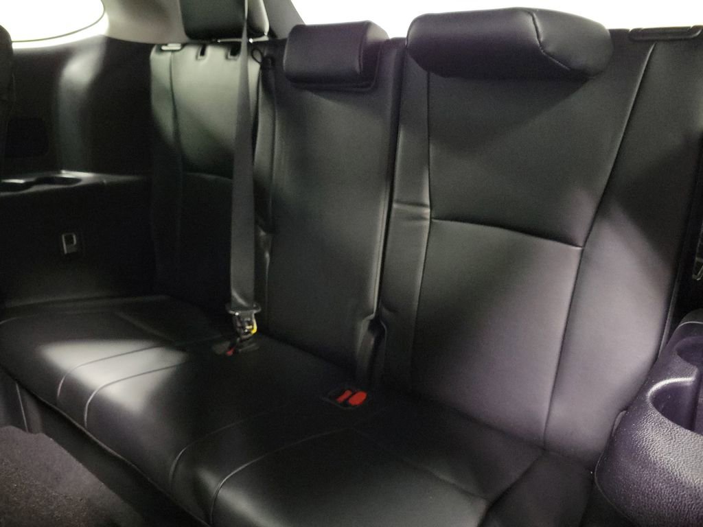 Used 2022 Toyota Highlander XLE image 23