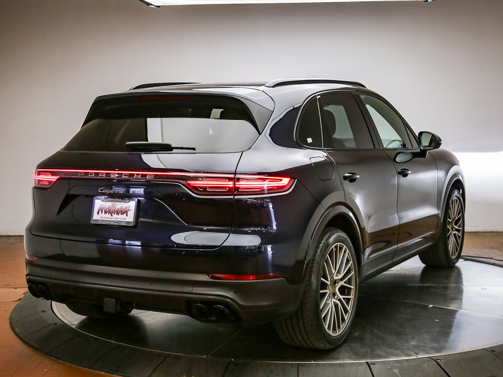 Certified 2023 Porsche Cayenne AWD/4WD image 7