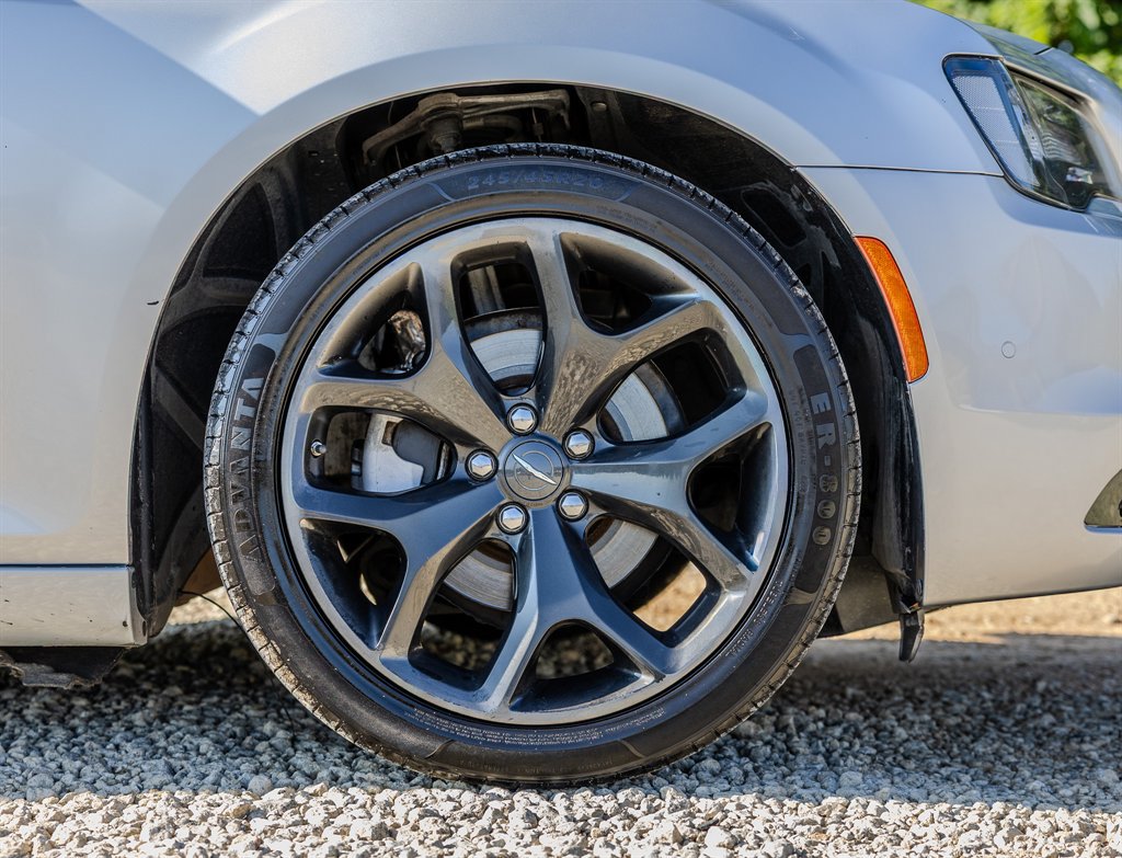 Used 2022 Chrysler 300 S RWD image 13