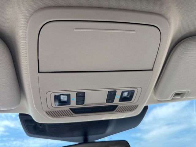 Used 2021 Ford Explorer XLT w/ Equipment Group 202A RWD image 12