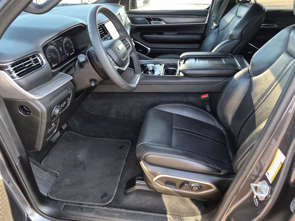Used 2024 Jeep Wagoneer Series II w/ Flexible Seating Group AWD/4WD image 10