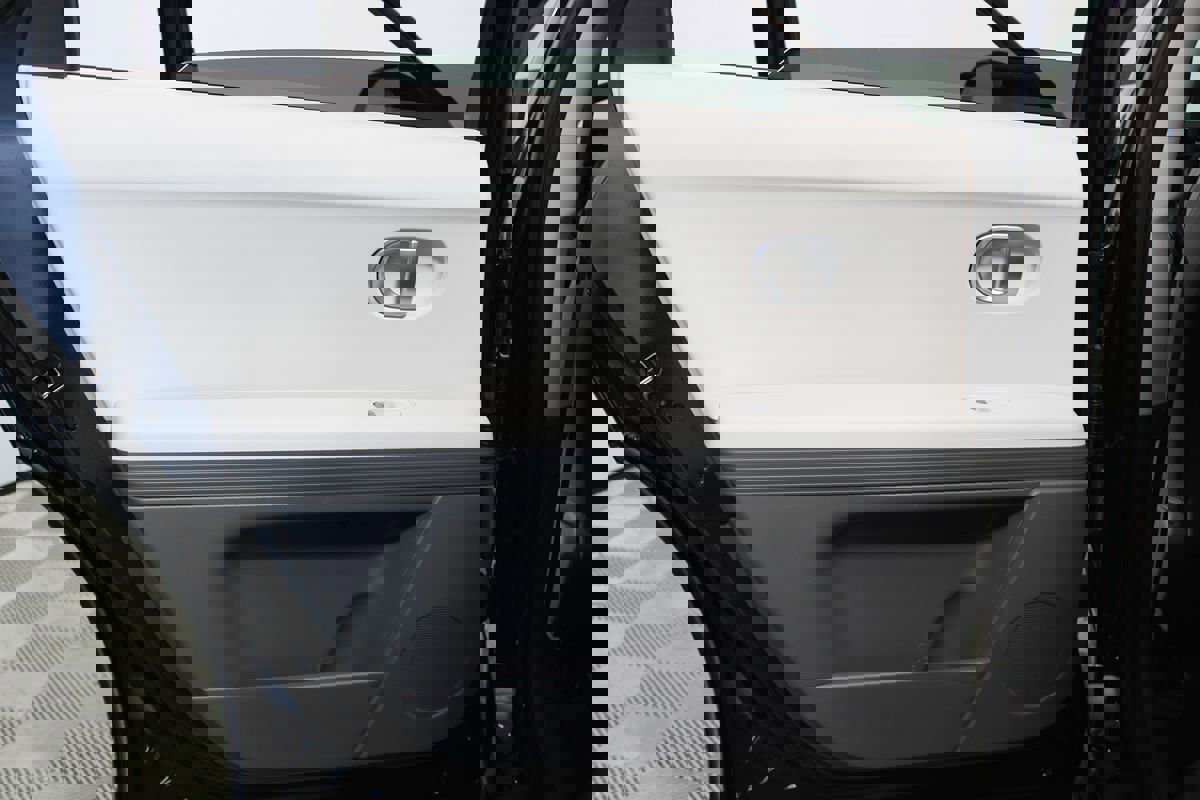 Used 2024 Hyundai Ioniq 5 SE image 24