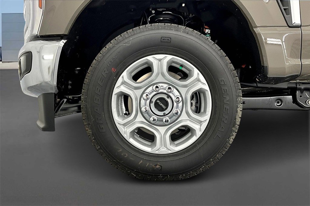 New 2026 Ford F250 XLT w/ XLT Premium Package image 13