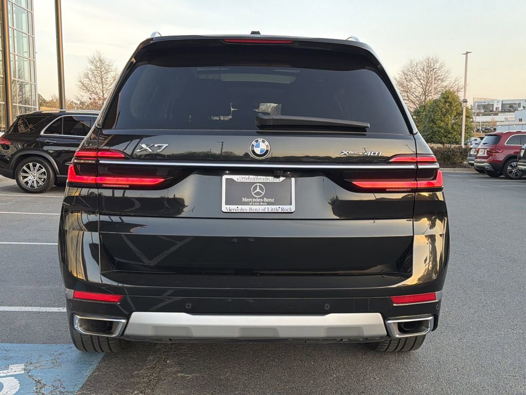 Used 2025 BMW X7 xDrive40i image 4