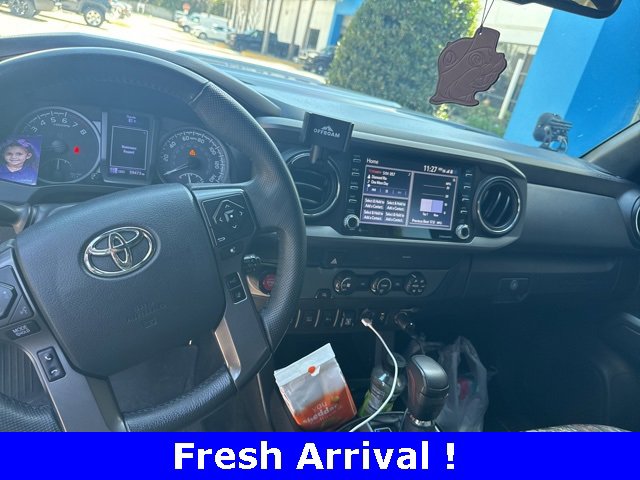 Used 2020 Toyota Tacoma TRD Off-Road w/ Technology Package image 5