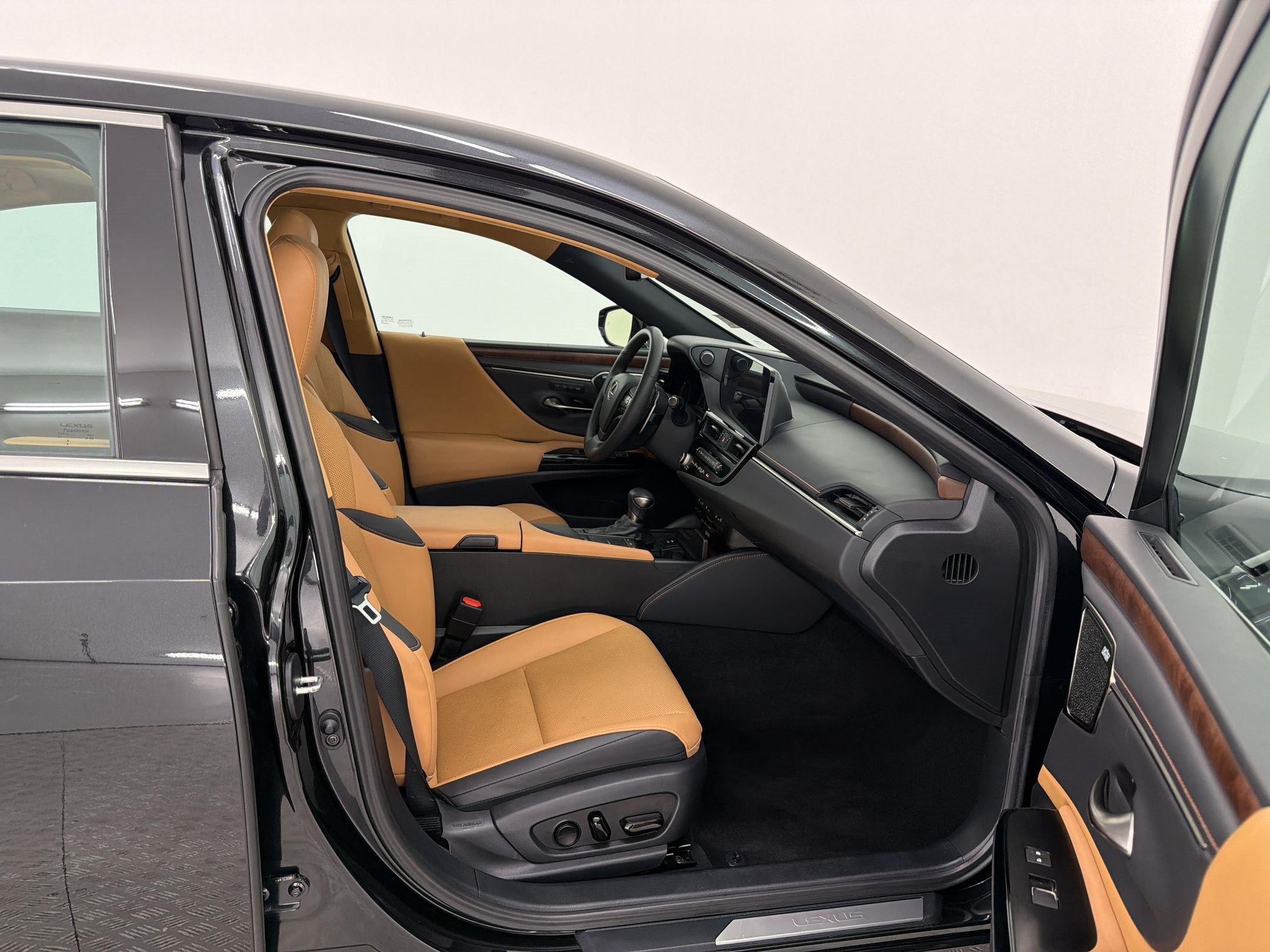 Certified 2022 Lexus ES 350 w/ Premium Package FWD image 30