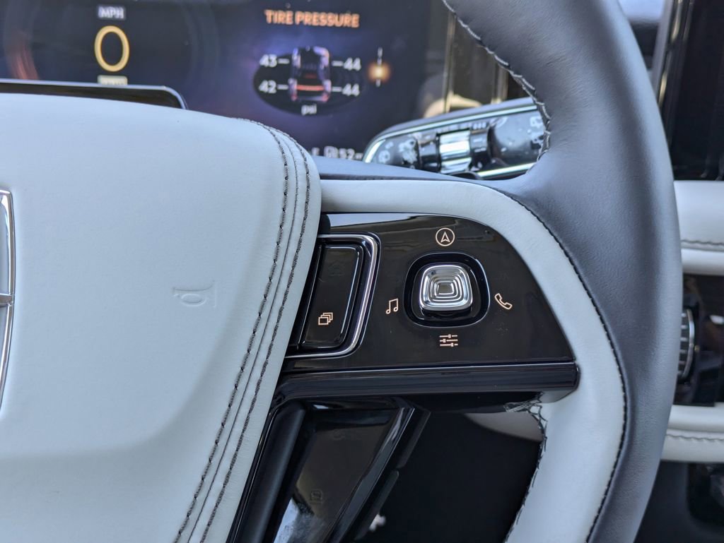 New 2026 Lincoln Aviator Reserve AWD/4WD image 30
