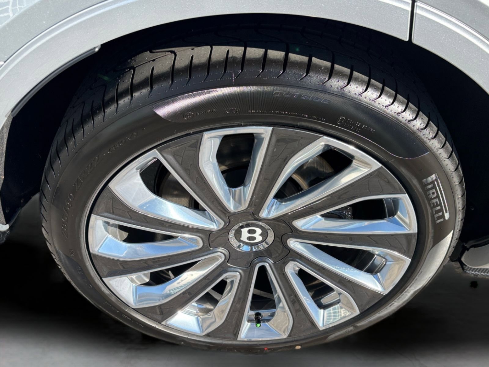 New 2025 Bentley Bentayga Extended Wheelbase image 27