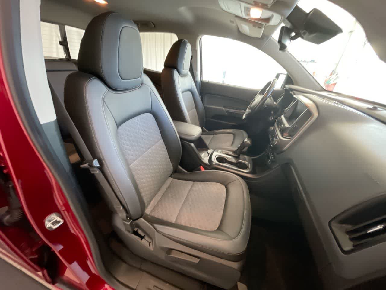 Used 2021 Chevrolet Colorado Z71 w/ Safety Package AWD/4WD image 24