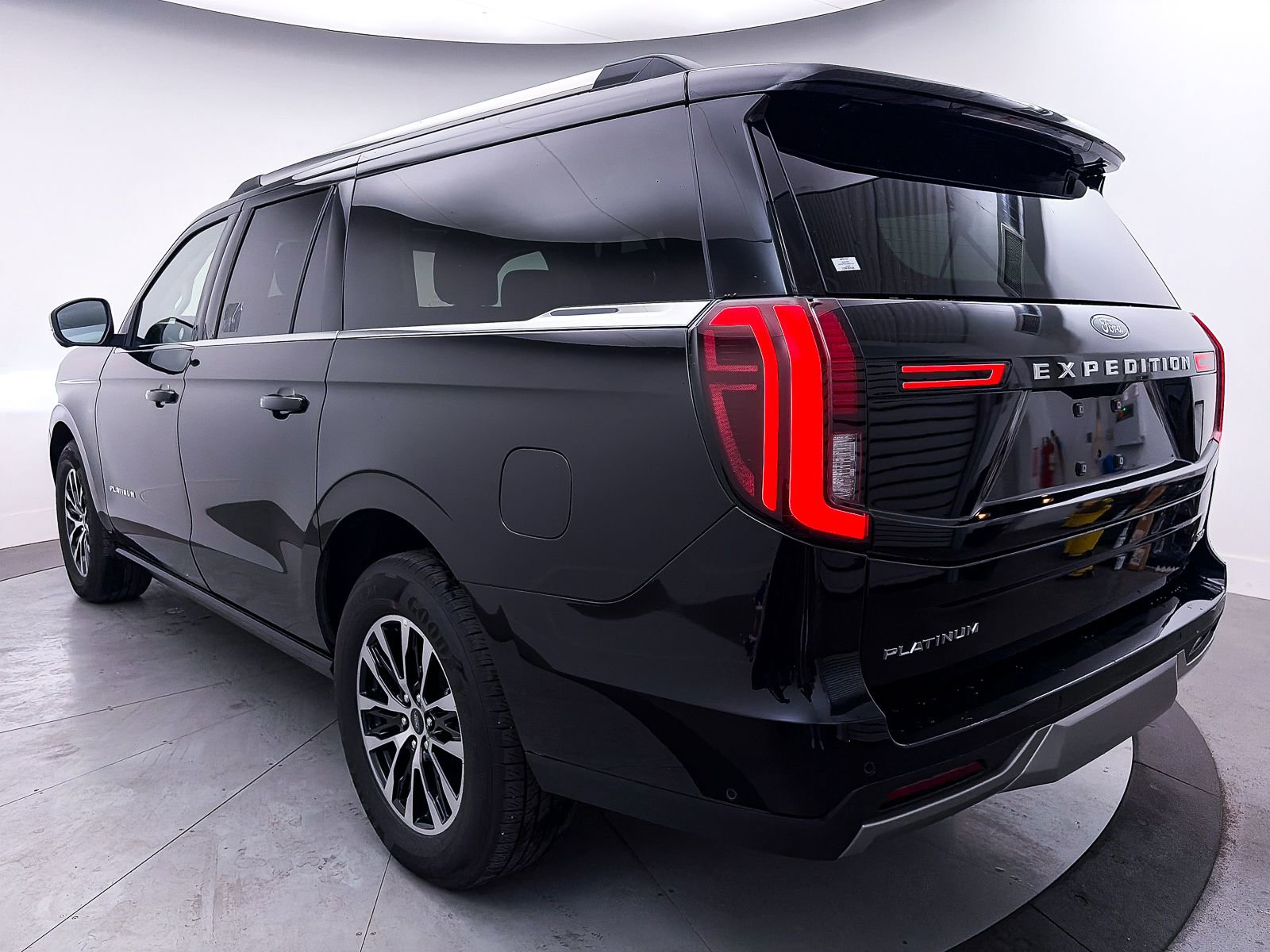 Used 2025 Ford Expedition Max Platinum image 28