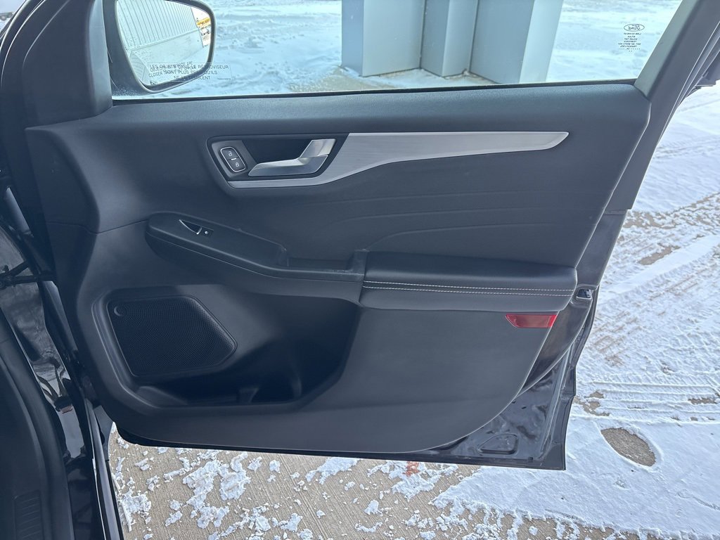 Used 2024 Ford Escape Platinum image 32