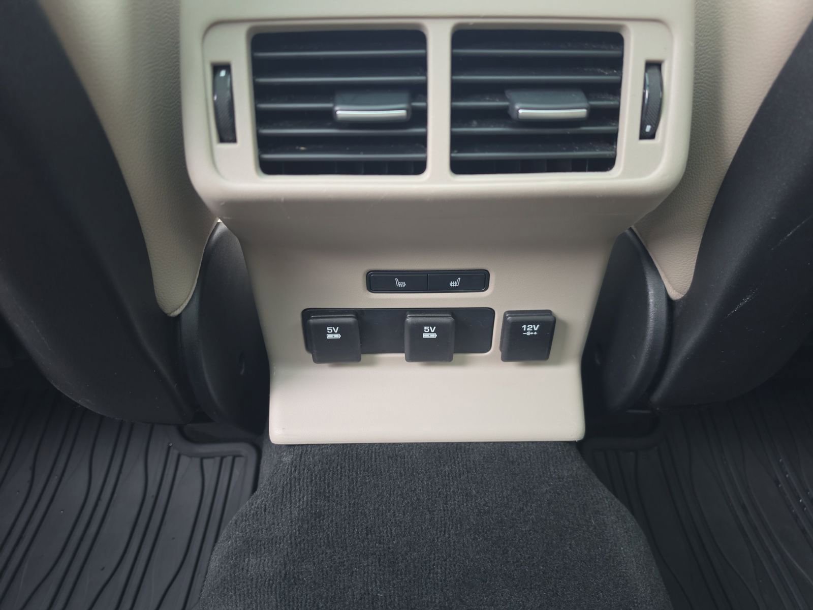 Used 2018 Land Rover Range Rover Velar S image 16