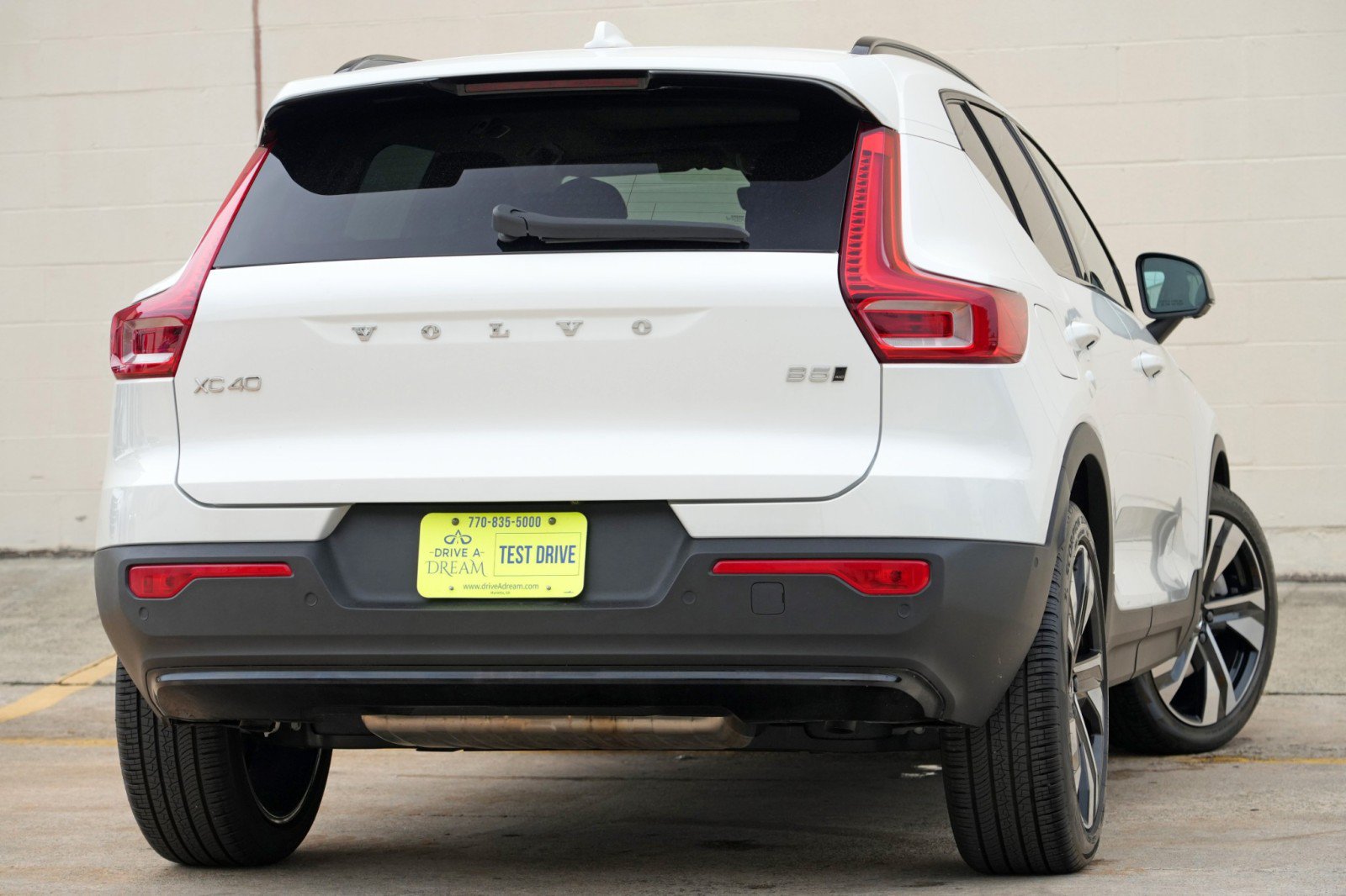 Used 2025 Volvo XC40 B5 Plus w/ Protection Package Premier AWD/4WD image 5