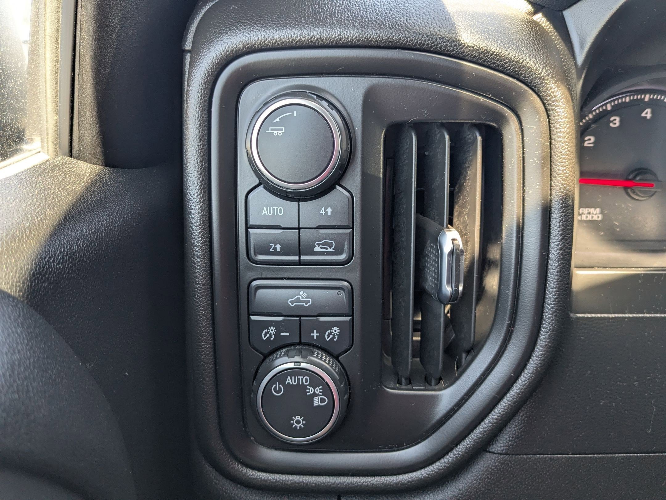 Used 2020 Chevrolet Silverado 1500 Custom w/ Custom Value Package AWD/4WD image 16