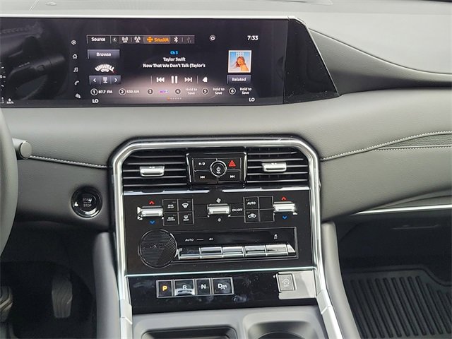 New 2025 Nissan Armada SV image 22