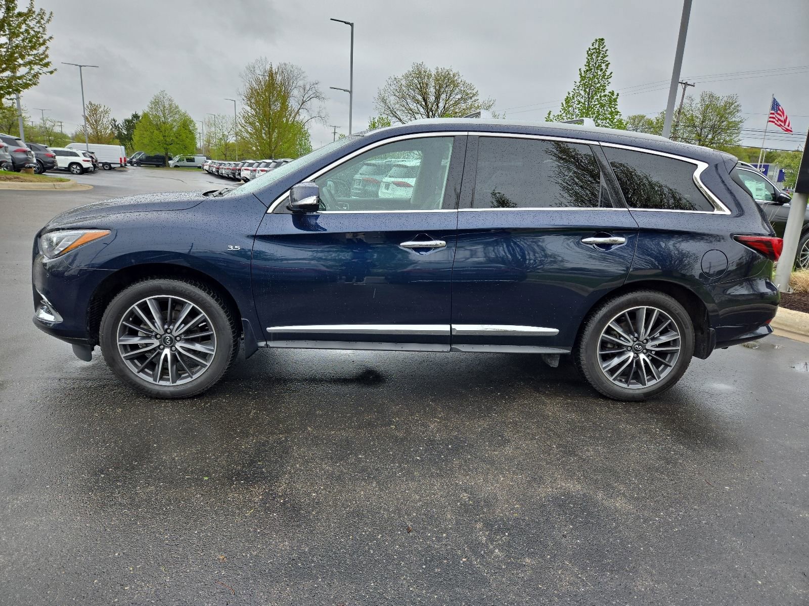 Used 2020 INFINITI QX60 Luxe w/ Sensory Package AWD/4WD image 2