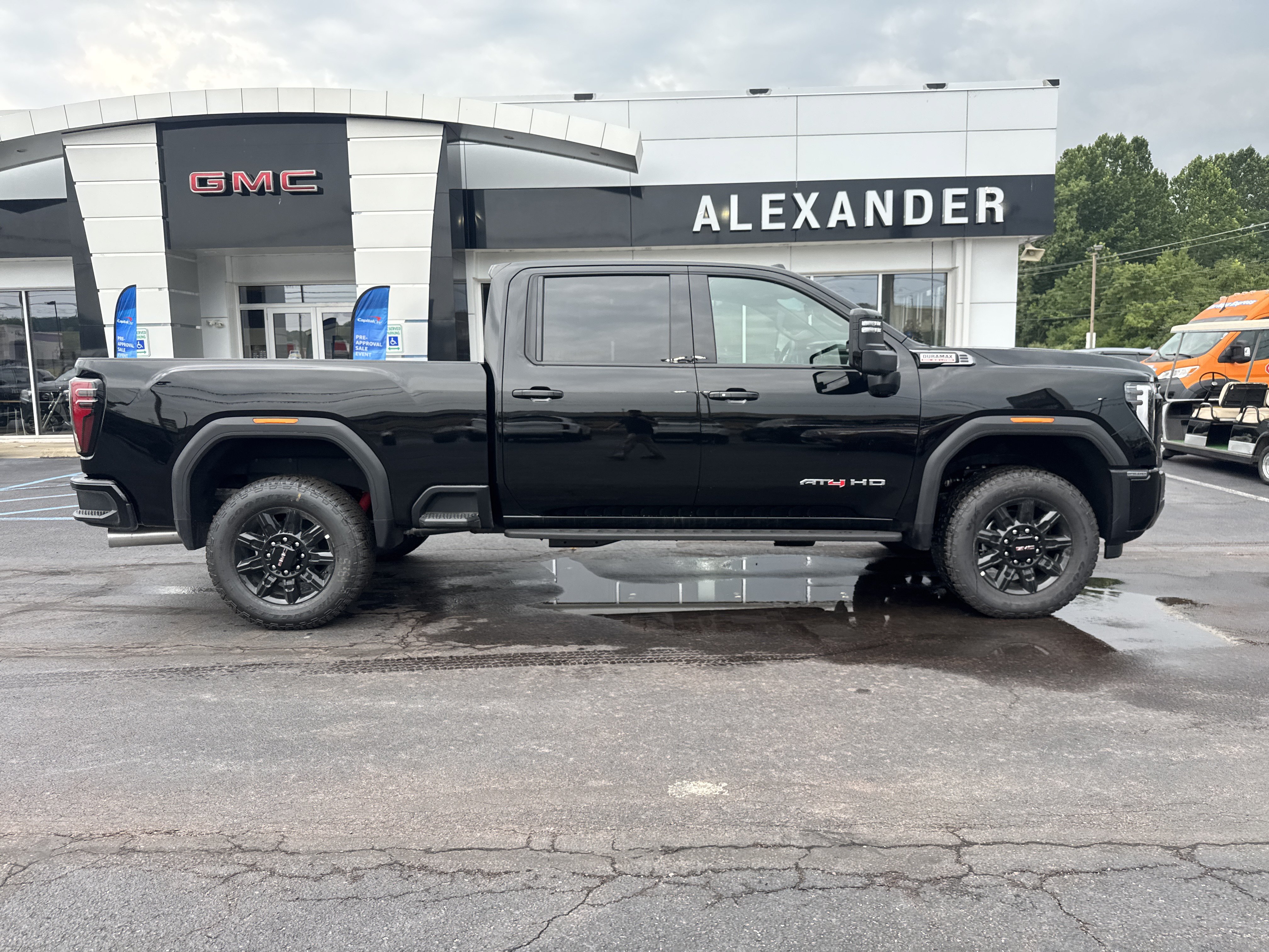 New 2026 GMC Sierra 2500 AT4 w/ AT4 Premium Plus Package AWD/4WD video 2