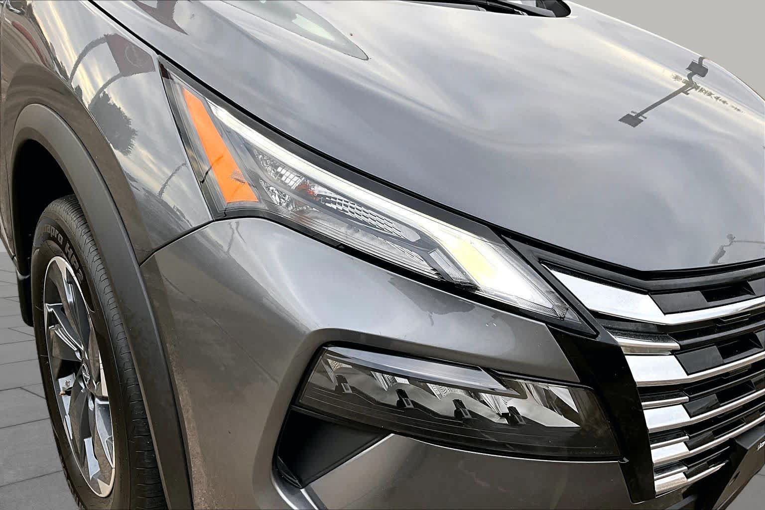Certified 2026 Nissan Rogue SV FWD image 28