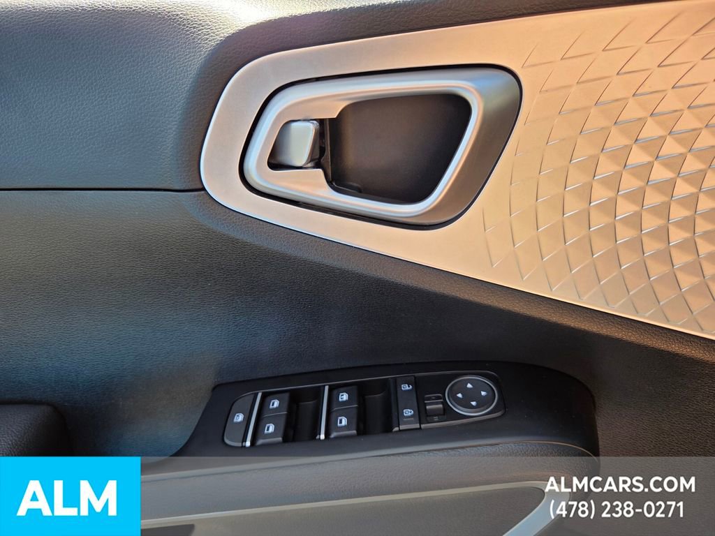 Used 2025 Kia Soul S image 27