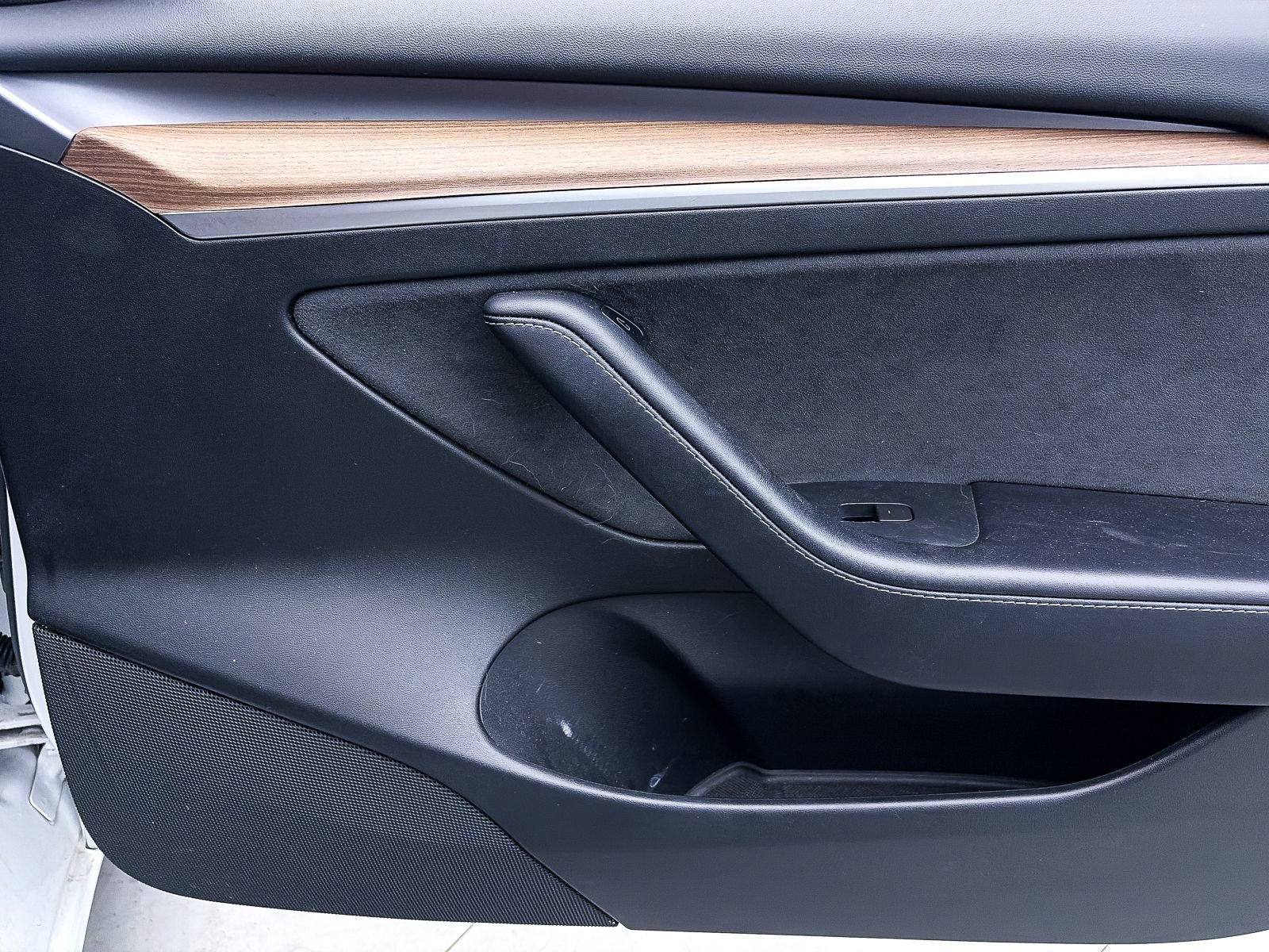 Used 2023 Tesla Model 3 Standard Range image 31