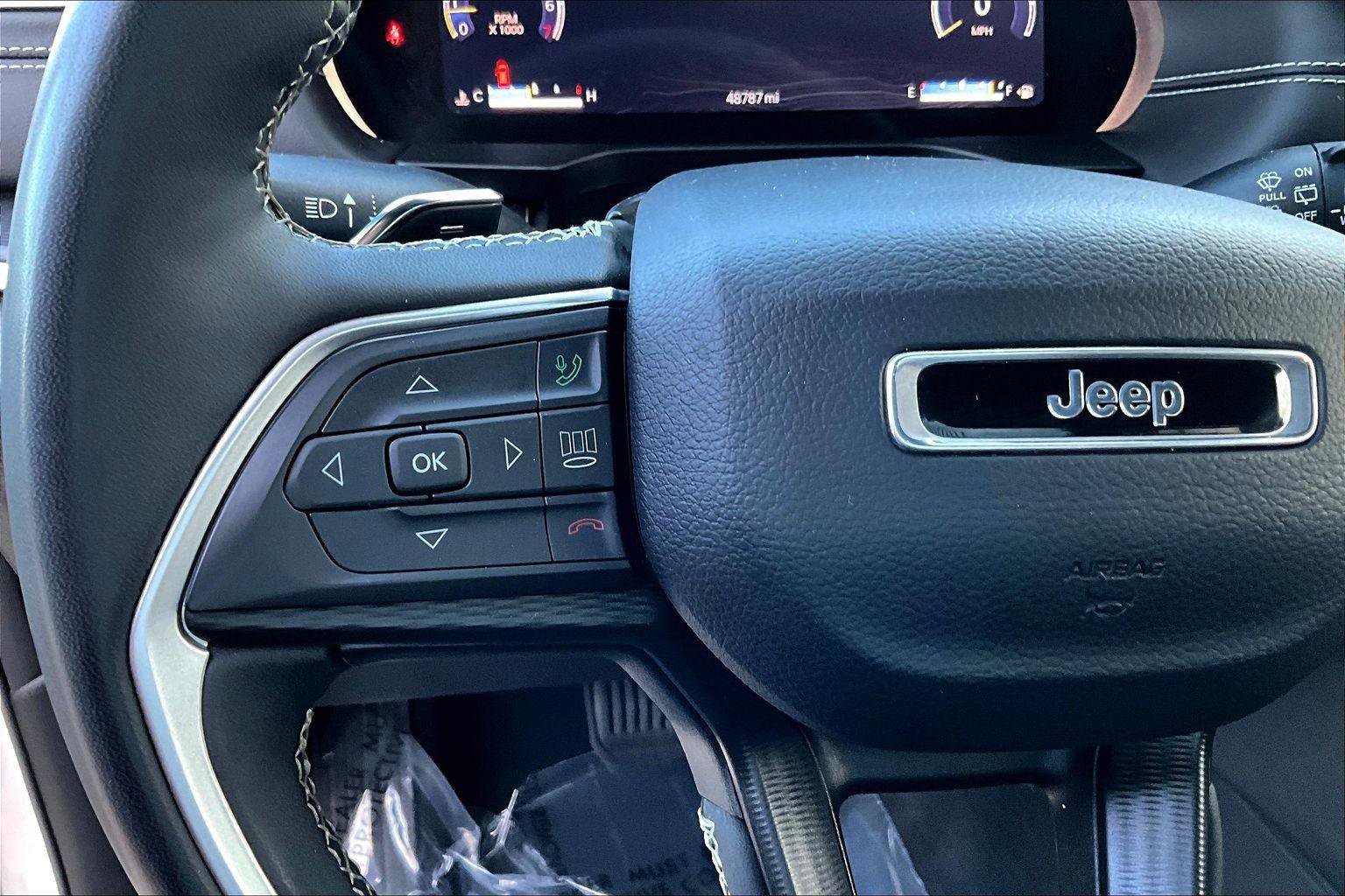 Used 2023 Jeep Grand Cherokee Altitude image 18