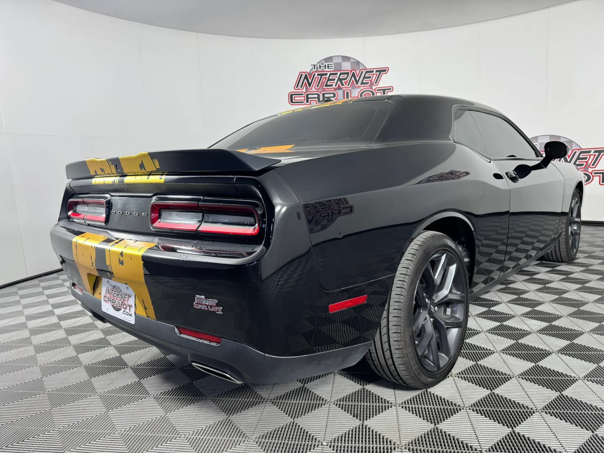 Used 2022 Dodge Challenger SXT w/ Blacktop Package RWD image 25