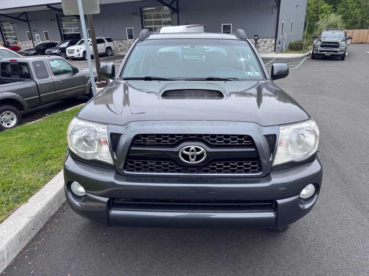 Used 2011 Toyota Tacoma 4x4 Double Cab w/ TRD Sport Pkg image 6