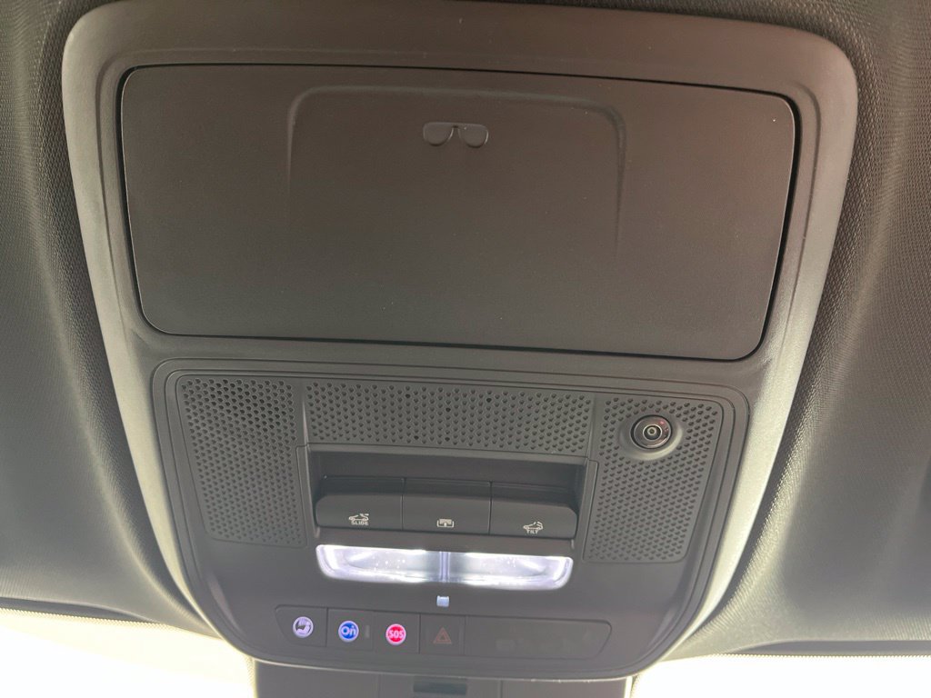 New 2027 Chevrolet Traverse Z71 w/ Enhanced Driving Package AWD/4WD image 17