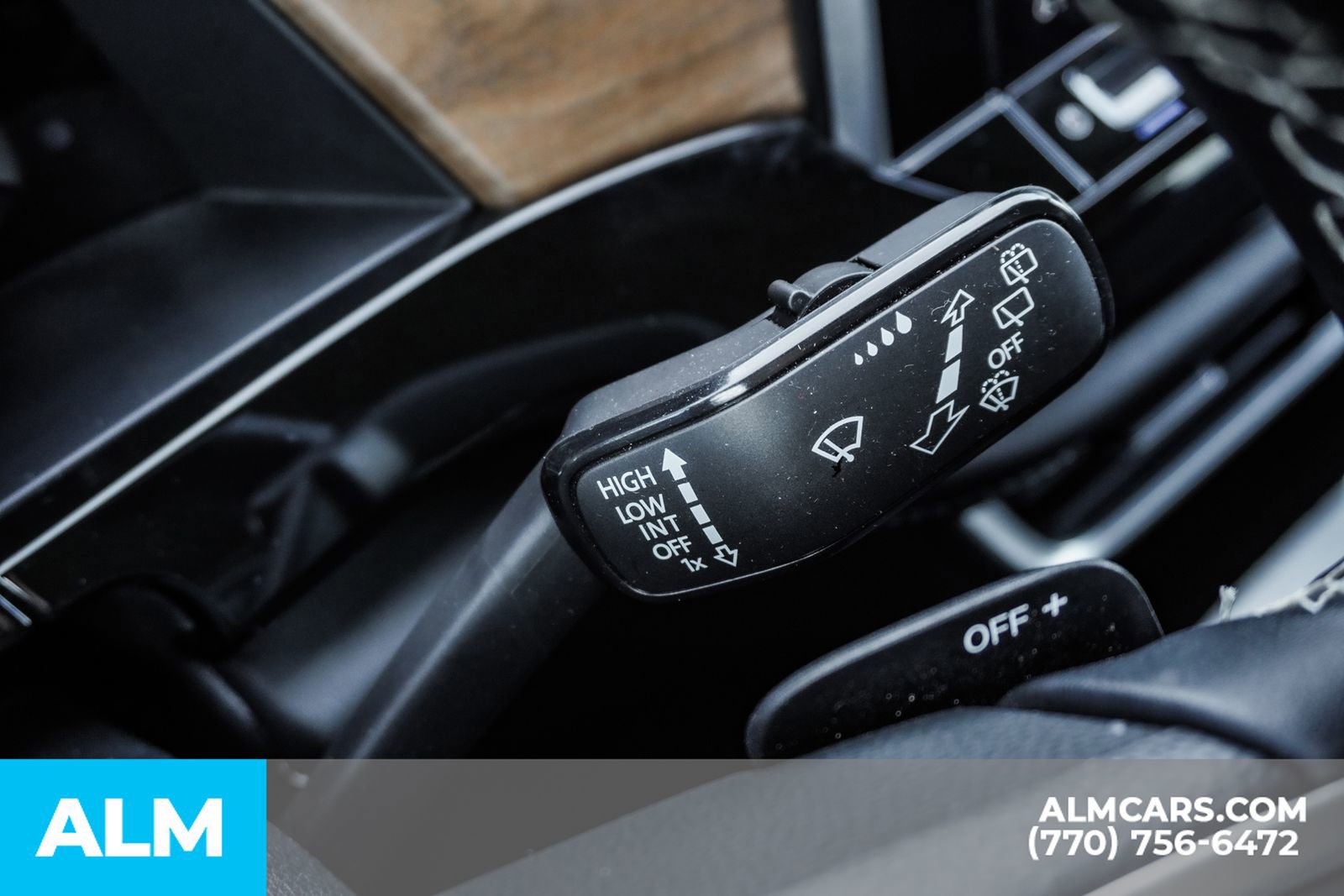 Used 2025 Volkswagen Atlas SE image 35