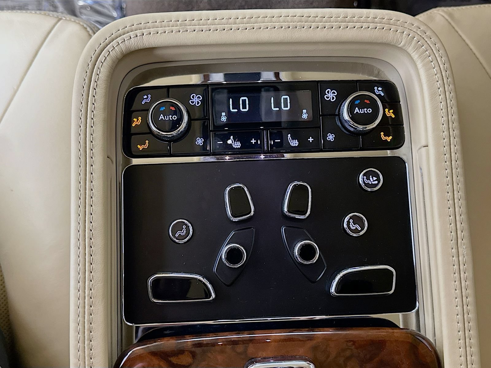 Used 2011 Bentley Mulsanne RWD image 33