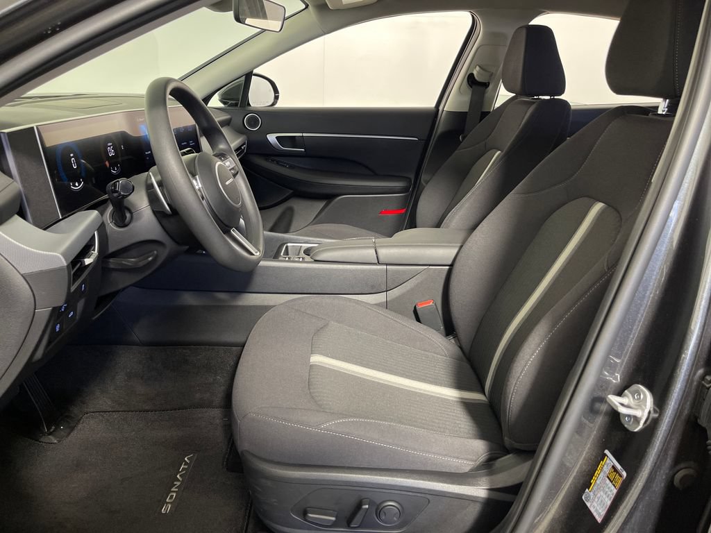Certified 2025 Hyundai Sonata SEL FWD image 12