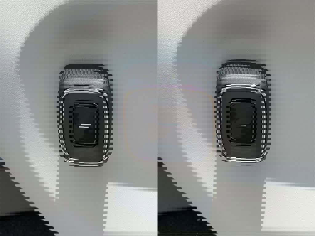 New 2025 Volvo EX90 Plus image 16