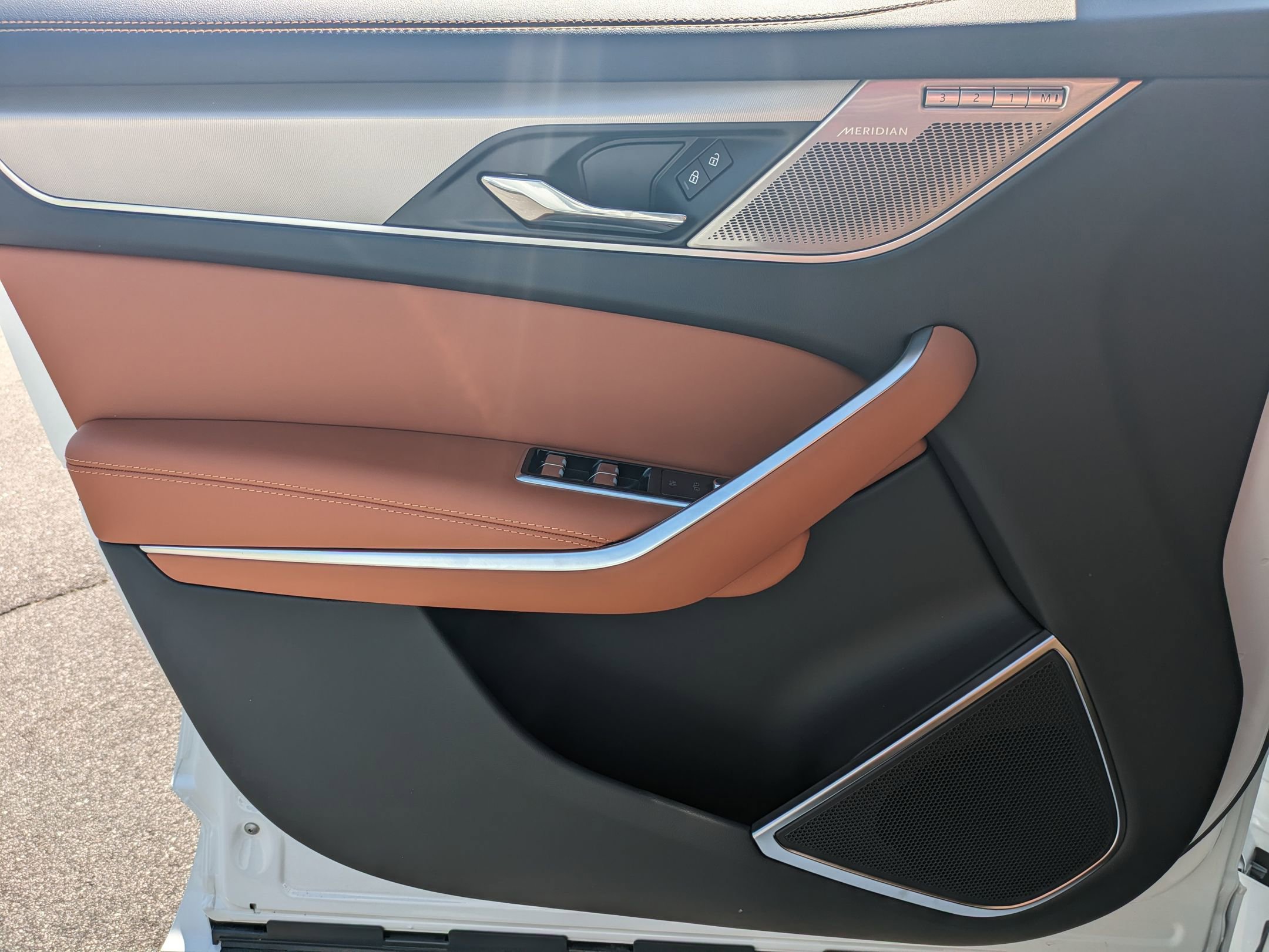 New 2026 Jaguar F-PACE R-Dynamic S image 18