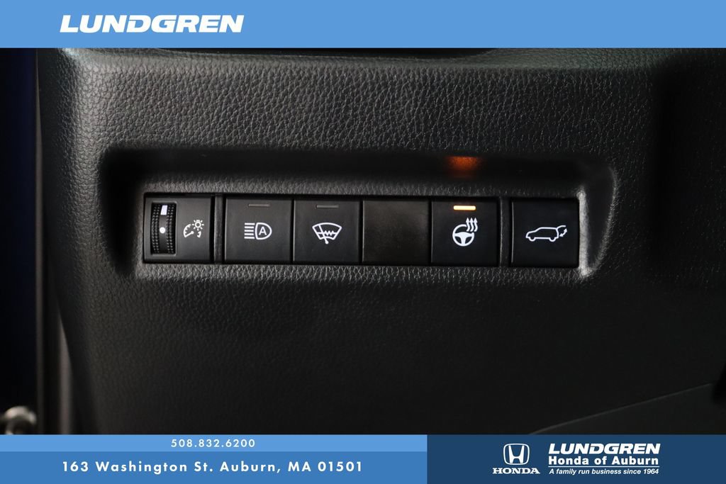 Used 2022 Toyota RAV4 XLE Premium AWD/4WD image 30