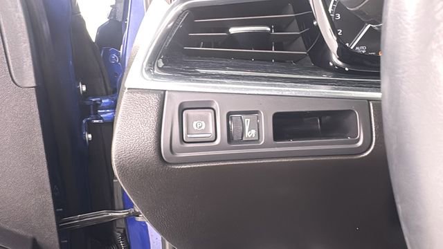 Used 2025 Cadillac XT5 Premium Luxury image 34