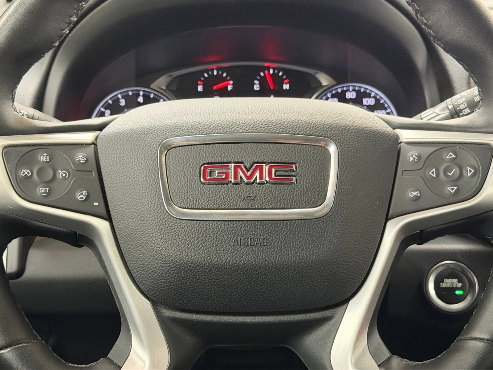 Used 2024 GMC Terrain SLT AWD/4WD image 30