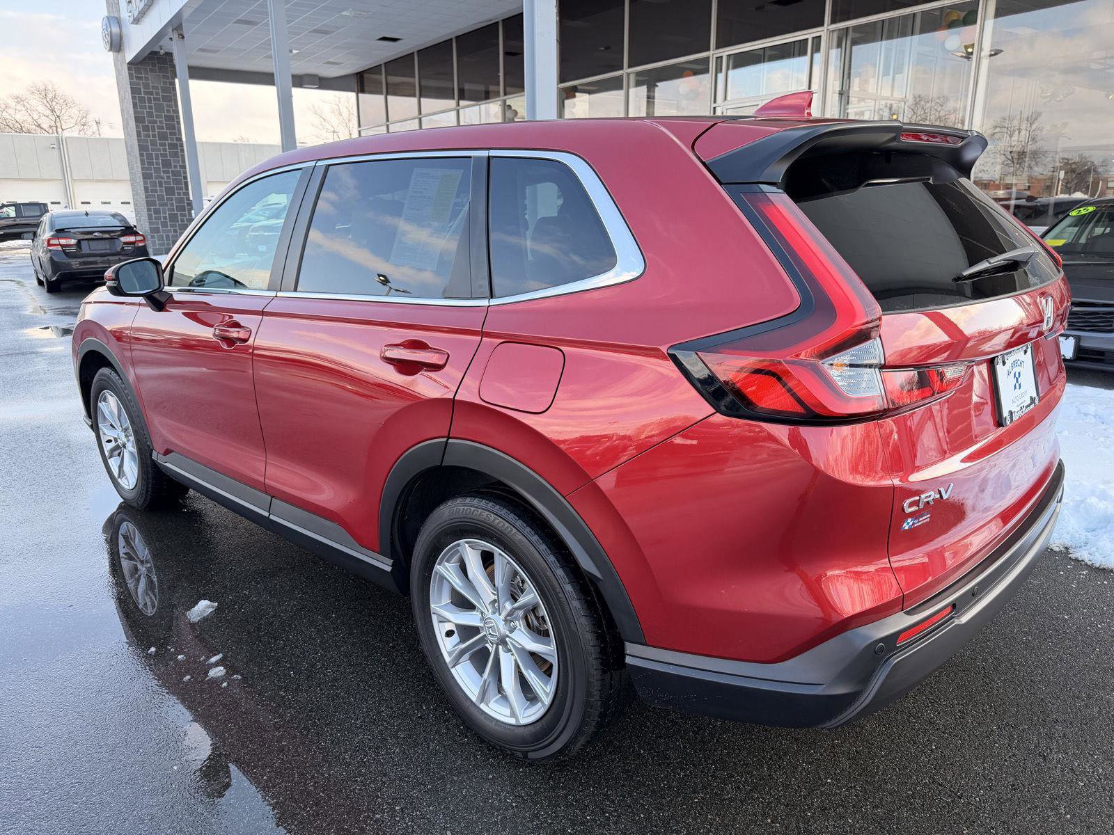 Used 2023 Honda CR-V EX image 3