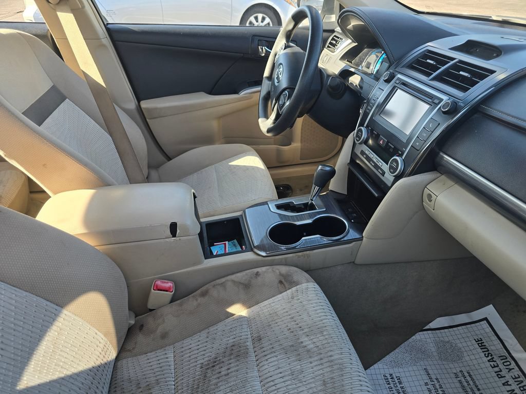 Used 2013 Toyota Camry LE FWD image 13