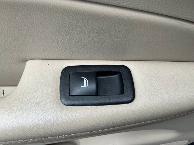 Used 2017 Jeep Grand Cherokee Laredo w/ Quick Order Package 23E AWD/4WD image 18
