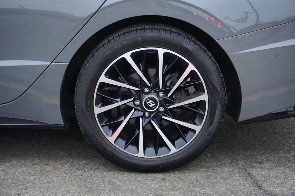 Used 2021 Hyundai Sonata Limited image 11