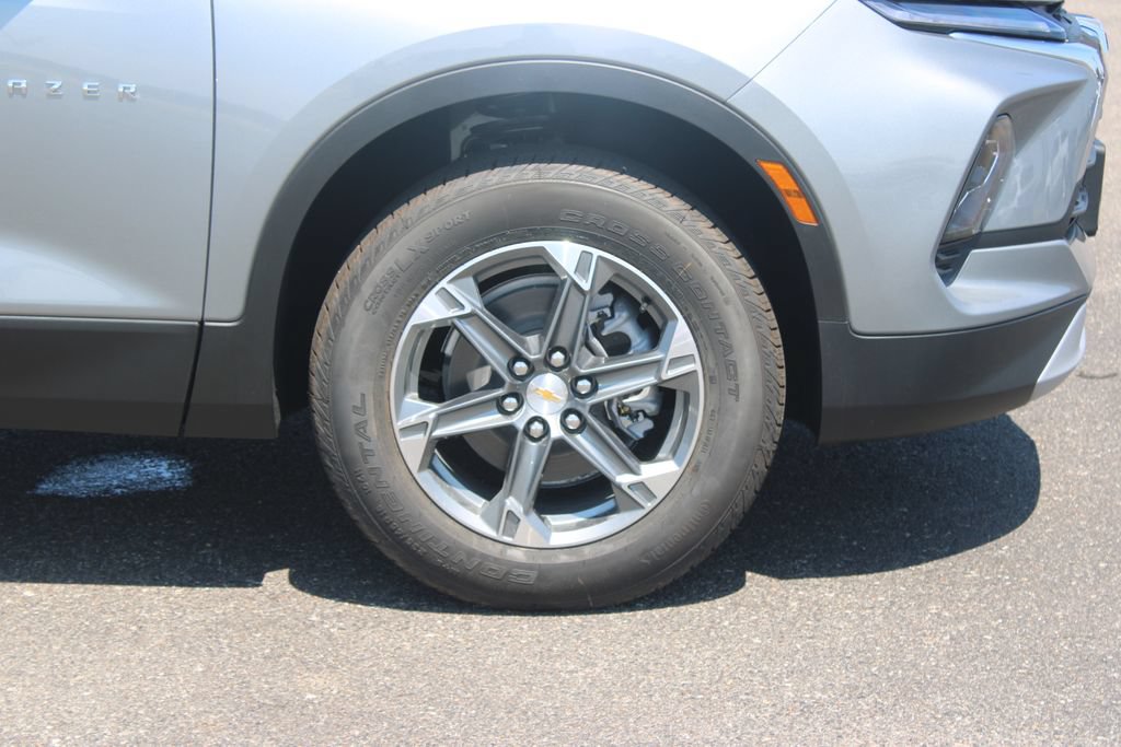 New 2026 Chevrolet Blazer LT w/ Convenience Package FWD image 12
