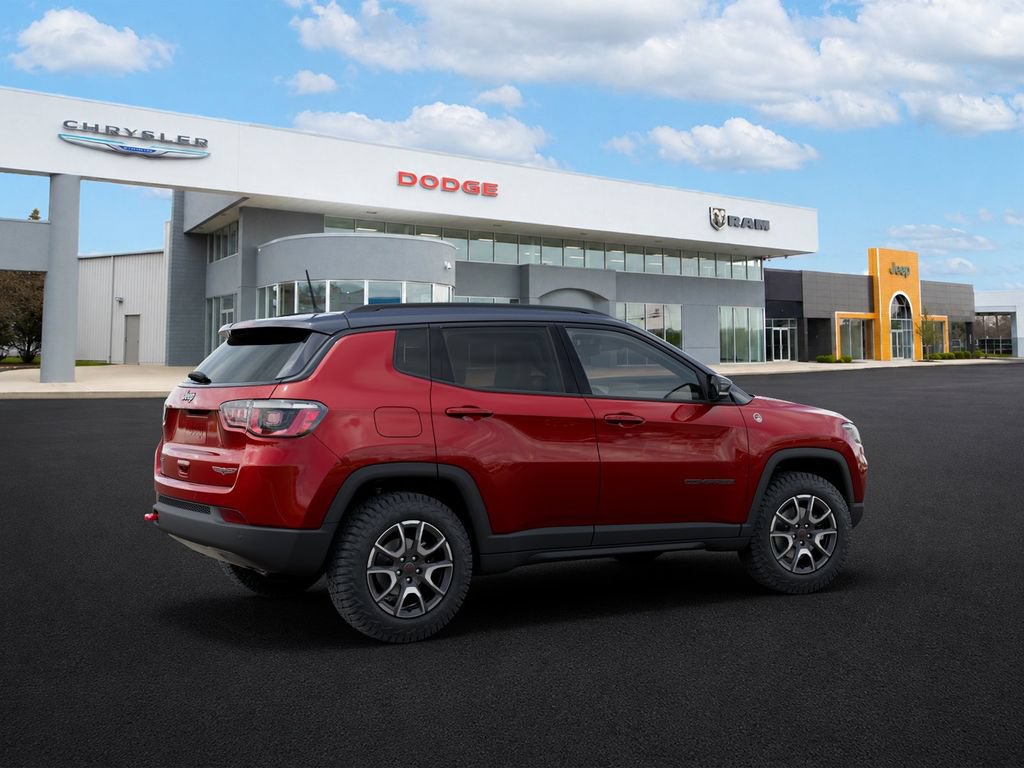 New 2026 Jeep Compass Trailhawk w/ Sun, Sound & Navigation Group AWD/4WD image 4