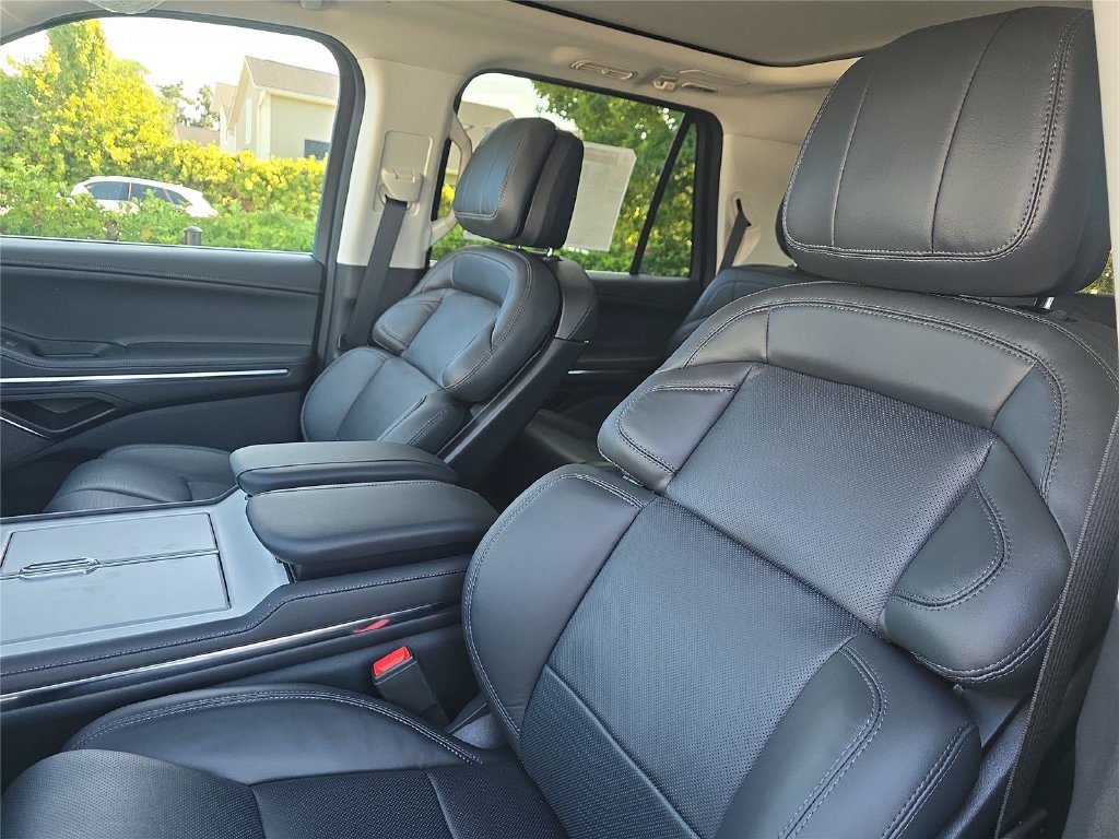 New 2026 Lincoln Navigator Reserve AWD/4WD image 20